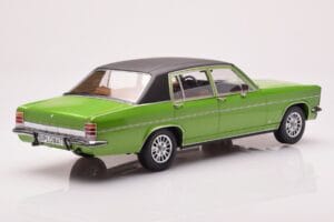 Opel Diplomat B Zaļš Metaliks MCG 1:18 MCG18337 Metāls — attēls 2 no 6