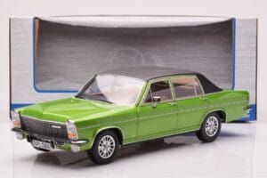 Opel Diplomat B Zaļš Metaliks MCG 1:18 MCG18337 Metāls — attēls 6 no 6