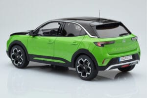 Opel Mokka-e GS Line Matcha Zaļš Otto 1:18 OT435 Sveķi — attēls 4 no 5