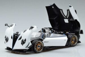 Pagani Zonda HP Barchetta Carbon Fiber Balts LCD 1:18 LCD18009-WH Metāls — attēls 2 no 9