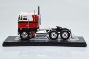 Peterbilt 352 Pacemaker Sarkans Balts IXO 1:43 TR097 Metāls — attēls 2 no 4