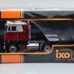Peterbilt 352 Pacemaker Sarkans Balts IXO 1:43 - image 4 of 4