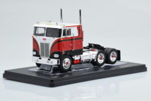 Peterbilt 352 Pacemaker Sarkans Balts IXO 1:43
