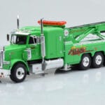 Peterbilt 359 Wrecker Road Service Zaļš IXO 1:43