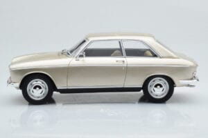 Peugeot 204 Coupe Bēšs Otto 1:18 OT1024 Sveķi — attēls 3 no 6