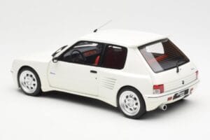 Peugeot 205 Dimma Balts Otto 1:18 OT681 Sveķi — attēls 5 no 6