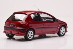 Peugeot 206 S16 Sarkans Otto 1:18 OT1039 Sveķi — attēls 2 no 6