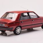Peugeot 305 GTX Sarkans Plaisir Otto 1:18 - image 2 of 6