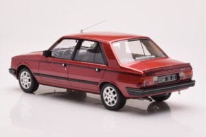 Peugeot 305 GTX Sarkans Plaisir Otto 1:18 OT1032 Sveķi — attēls 5 no 6