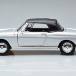 Peugeot 404 Kabriolets Sudrabs Norev 1:18 - image 4 of 8