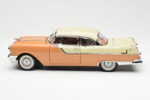 Pontiac Star Chief Hardtop Sarkans Balts Sun Star 1:18 5043 Metāls — attēls 4 no 8