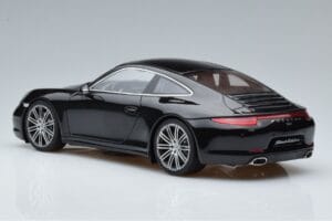 Porsche 911 991 Carrera 4 Black Edition GT Spirit 1:18 GT114 Sveķi — attēls 5 no 6
