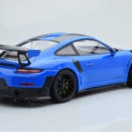 Porsche 911 GT2 RS 991.2 Weissach Package Zils Melnie Magnija Diski Minichamps 1:18 - image 2 of 6
