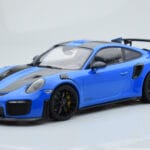 Porsche 911 GT2 RS 991.2 Weissach Package Zils Melnie Magnija Diski Minichamps 1:18