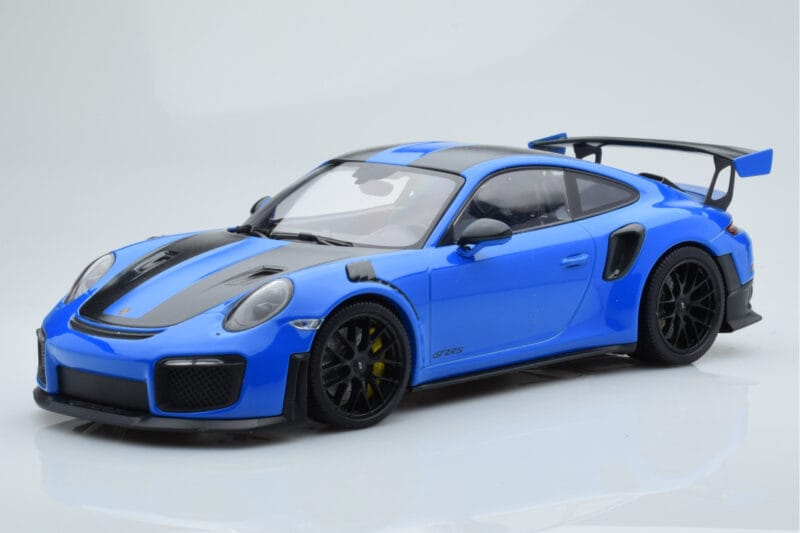 Porsche 911 GT2 RS 991.2 Weissach Package Zils Melnie Magnija Diski Minichamps 1:18