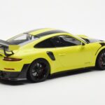 Porsche 911 991.2 GT2 RS Gaiši Zaļš Ar Melniem Magnija Diskiem Minichamps 1:18 - image 2 of 6