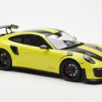 Porsche 911 991.2 GT2 RS Gaiši Zaļš Ar Melniem Magnija Diskiem Minichamps 1:18 - image 4 of 6