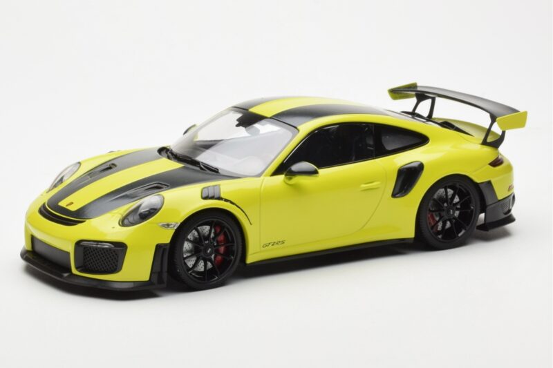 Porsche 911 991.2 GT2 RS Gaiši Zaļš Ar Melniem Magnija Diskiem Minichamps 1:18