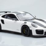 Porsche 911 GT2 RS 991.2 Weissach Package Balts Melnie Magnija Diski Minichamps 1:18 - image 4 of 6