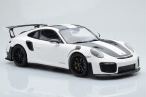 Porsche 911 GT2 RS 991.2 Weissach Package Balts Melnie Magnija Diski Minichamps 1:18 153068309 Metāls — attēls 4 no 6