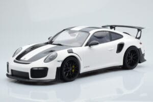 Porsche 911 GT2 RS 991.2 Weissach Package Balts Melnie Magnija Diski Minichamps 1:18