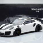 Porsche 911 GT2 RS 991.2 Weissach Package Balts Melnie Magnija Diski Minichamps 1:18 - image 6 of 6