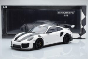 Porsche 911 GT2 RS 991.2 Weissach Package Balts Melnie Magnija Diski Minichamps 1:18 153068309 Metāls — attēls 6 no 6