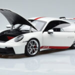 Porsche 911 992 GT3 Balts Norev 1:18 - image 2 of 7