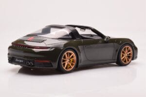 Porsche 911 992 Targa 4S Olīvzaļš GT Spirit 1:18 GT438 Sveķi — attēls 2 no 6