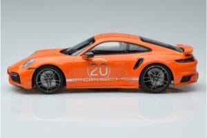 Porsche 911 992 Turbo S China 20th Anniversary Oranžs Minichamps 1:18 155069171 Metāls — attēls 3 no 6