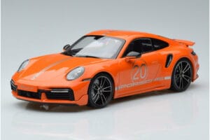 Porsche 911 992 Turbo S China 20th Anniversary Oranžs Minichamps 1:18