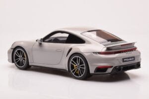 Porsche 911 992 Turbo S Crayon Pelēks GT Spirit 1:18 GT431 Sveķi — attēls 5 no 6