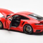 Porsche 911 992 Turbo S Sport Design Sarkans Minichamps 1:18 - image 5 of 8