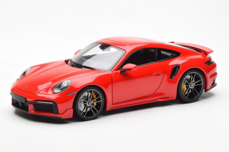 Porsche 911 992 Turbo S Sport Design Sarkans Minichamps 1:18