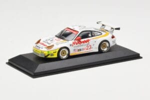 Porsche 911 996 GT3 RS McKenna #23 T. Bernhard / J. Bergmeister / M. Maassen 12 Hours of Sebring 2004 Minichamps 1:43 4000464 — attēls 2 no 4