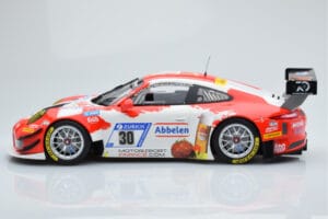 Porsche 911 GT3 R Frikadelli Racing Team #30 M. Muller / M. Arnold / F. Henzler / M. Campbell 24 Hours of Nurburgring 2018 Mi — attēls 3 no 6