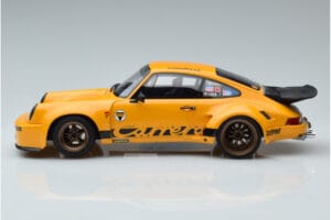 Porsche 911 RSR 3.0 Hommage Yamanouchi San GT Spirit 1:18 GT394 Sveķi — attēls 3 no 6