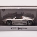 Porsche 918 Spyder Pelēks Metālisks Minichamps 1:43 - image 4 of 4