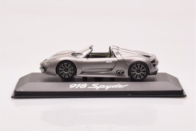 Porsche 918 Spyder Pelēks Metālisks Minichamps 1:43