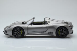 Porsche 918 Spyder Prototips Pelēks Metallik Minichamps 1:18 110060030 Metāls — attēls 4 no 7