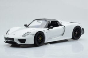 Porsche 918 Spyder Weissach Package Balts Ar Melniem Diskiem Minichamps 1:18 113062443 Metāls — attēls 4 no 9