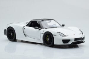 Porsche 918 Spyder Weissach Package Balts Ar Melniem Diskiem Minichamps 1:18 113062443 Metāls — attēls 7 no 9