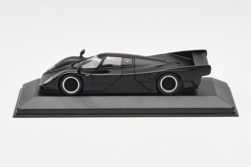 Porsche 962 Dauer Street Matēts Melns Minichamps 1:43