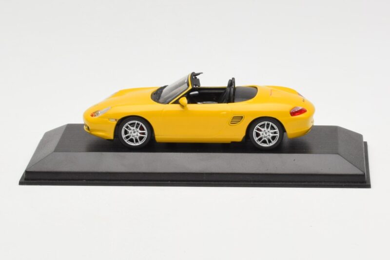 Porsche Boxster 986 Dzeltens Minichamps 1:43