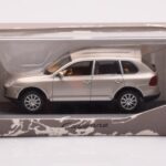 Porsche Cayenne 9PA Bēšs Minichamps 1:43 - image 4 of 4