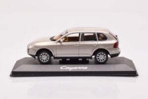 Porsche Cayenne 9PA Bēšs Minichamps 1:43