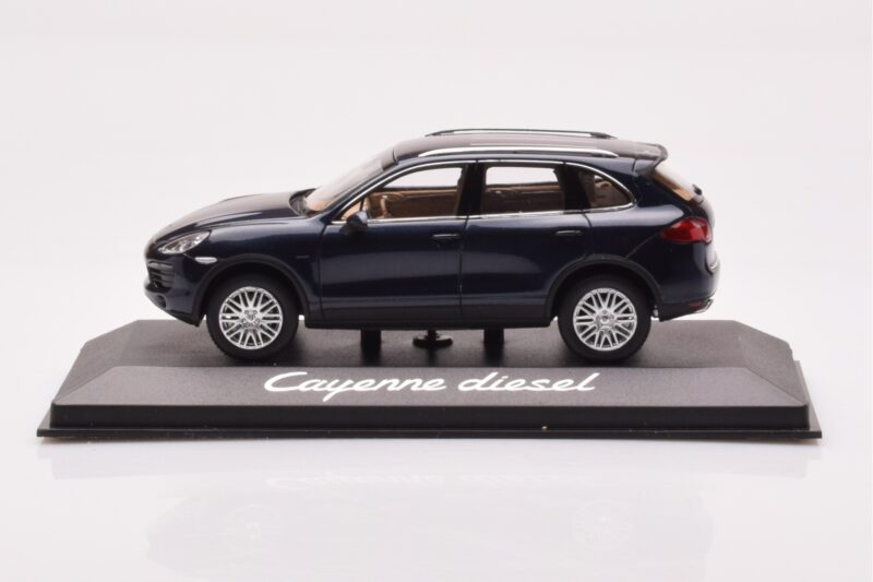 Porsche Cayenne 9PA Diesel Tumši Zils Minichamps 1:43