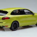 Porsche Cayenne GTS 92A Peridot Zaļš GT Spirit 1:18 - image 2 of 6