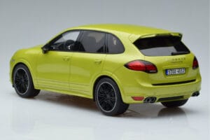 Porsche Cayenne GTS 92A Peridot Zaļš GT Spirit 1:18 GT020A Sveķi — attēls 5 no 6