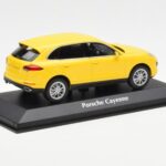 Porsche Cayenne 92A Dzeltens MaxiChamps 1:43 - image 2 of 4